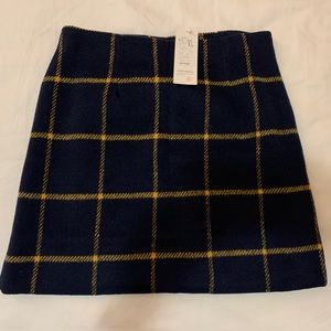 Plaid winter mini skirt, never worn! Tags still on.